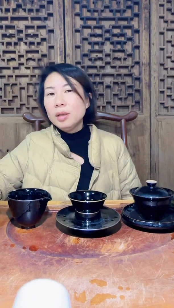 茶盏61科研院院长-杨飞燕