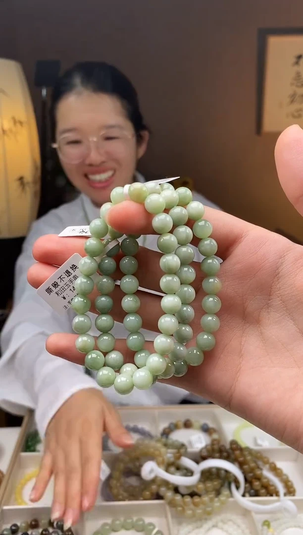 未镶嵌手链和田玉卡7.8-8左右黑羊洞手串多样性发一