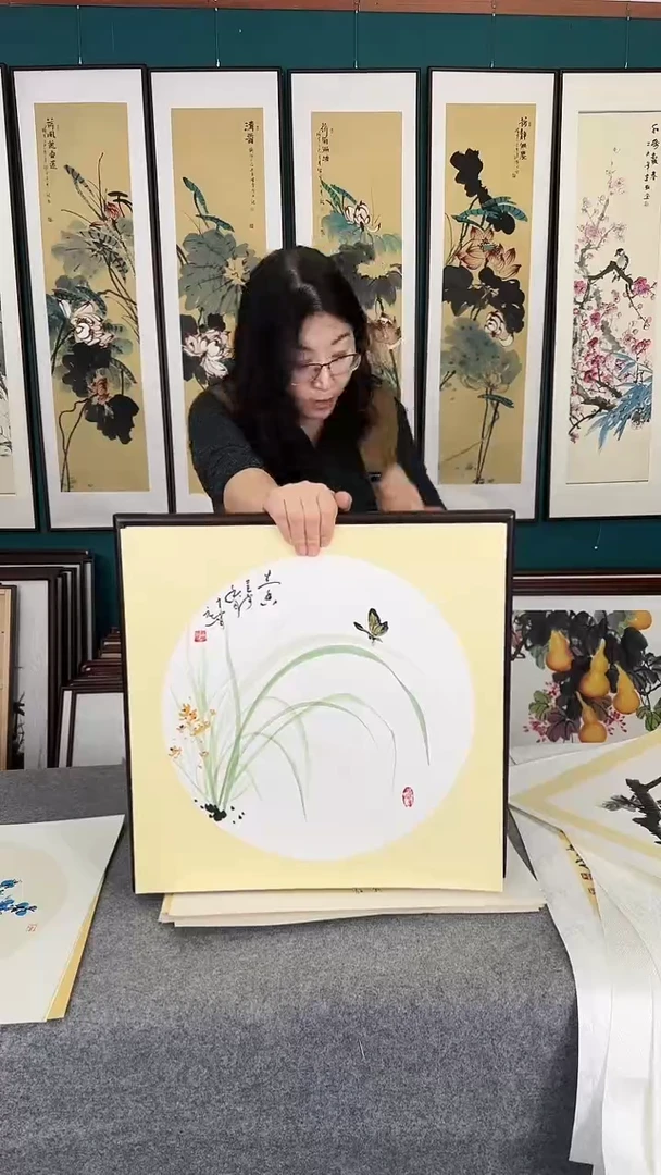 国画53*53兰花实木装裱