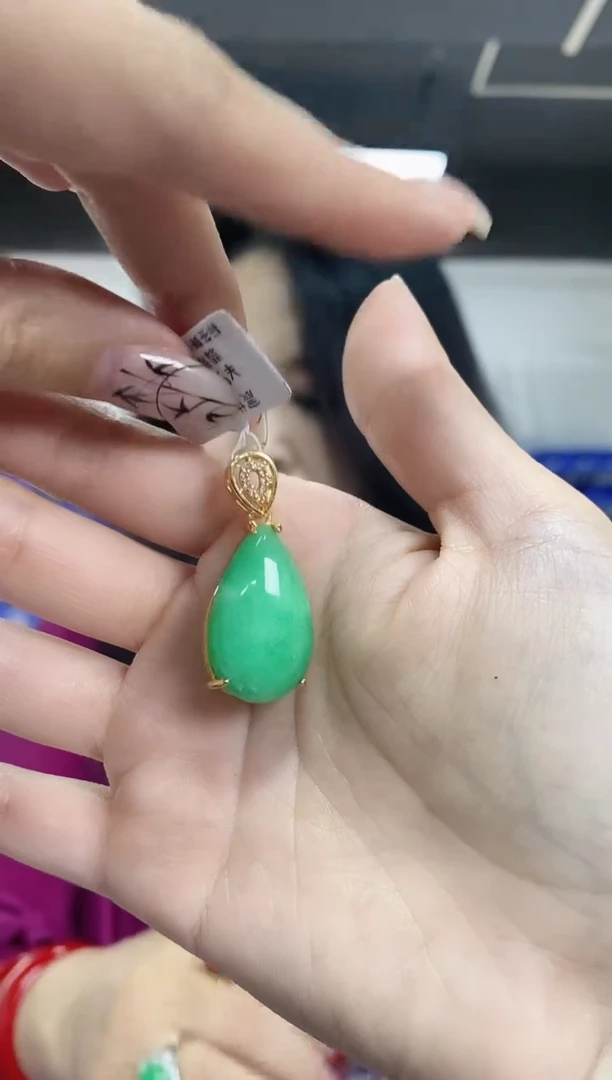 【闪购商品】翡翠吊坠(不含链)未镶嵌多样性发其一颜色微差