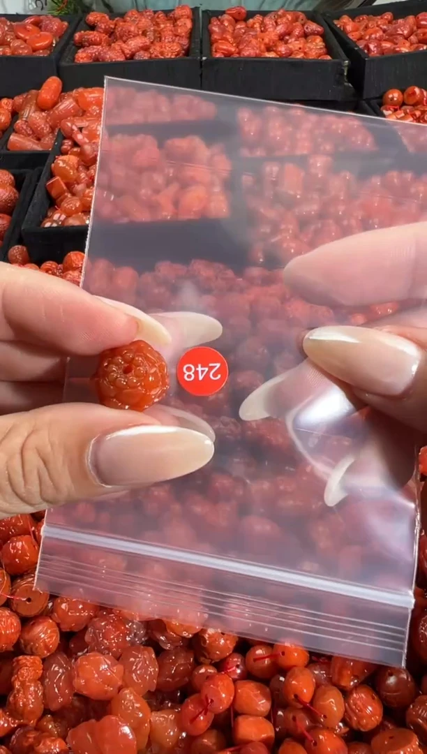 颈饰未镶嵌南红玛瑙1