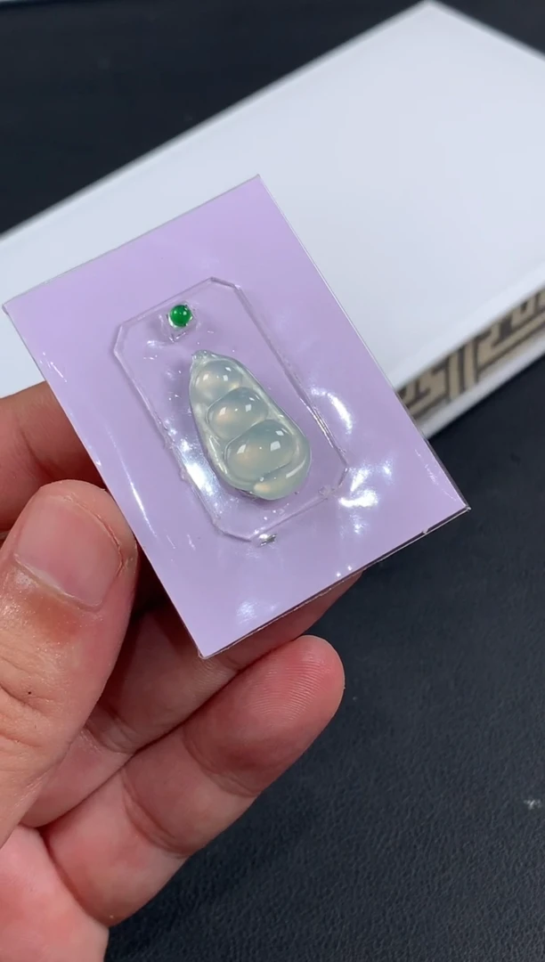 未镶嵌定制翡翠翡翠