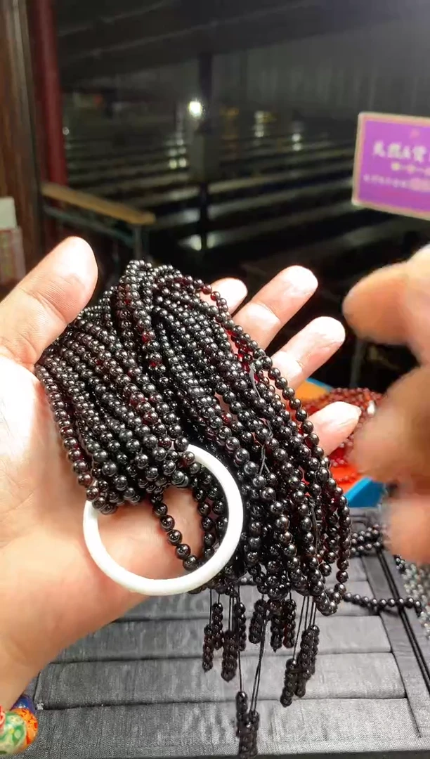 未镶嵌颈饰琥珀--25305-多样性发其一