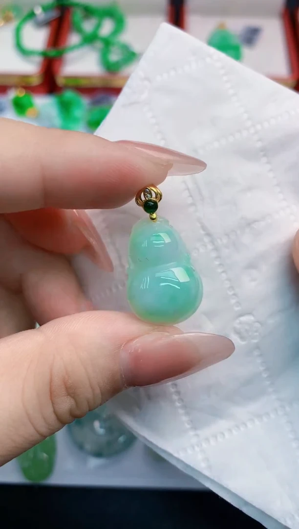 翡翠未镶嵌吊坠(不含链)1