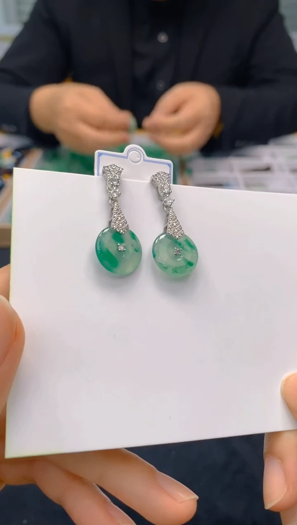 【闪购商品】石英质玉耳钉合金049