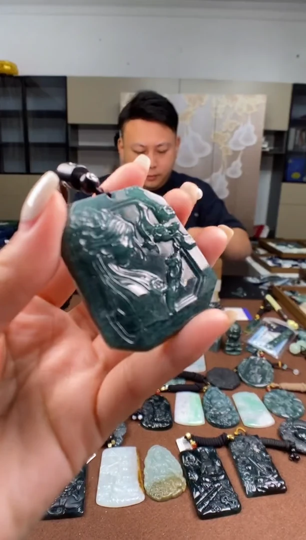 颈饰未镶嵌翡翠多样性发其一