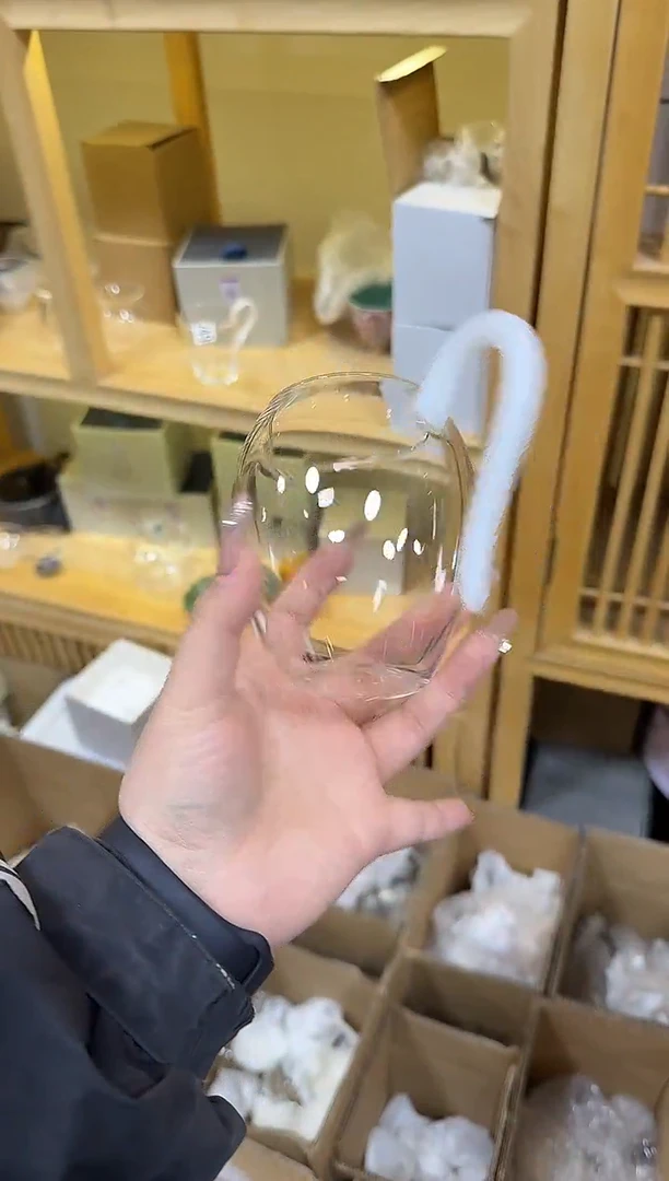 磨砂白玉怡然公道杯