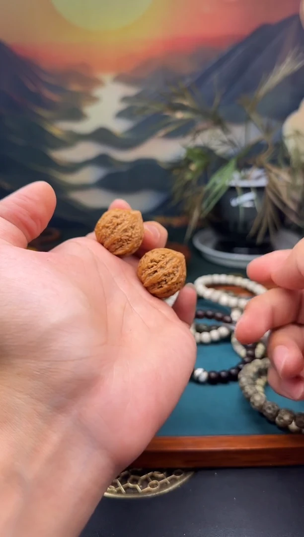 文玩核桃把件小秋子一对