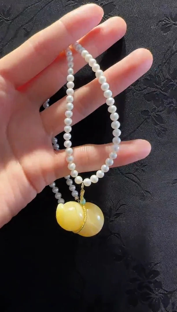 蜜蜡颈饰18K金镶嵌葫芦