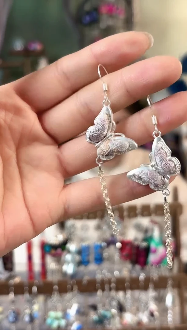 彩云南阁非遗老绣苗银饰品544