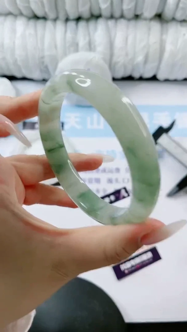 【闪购商品】石英质玉手镯未镶嵌多样性发货V384-65