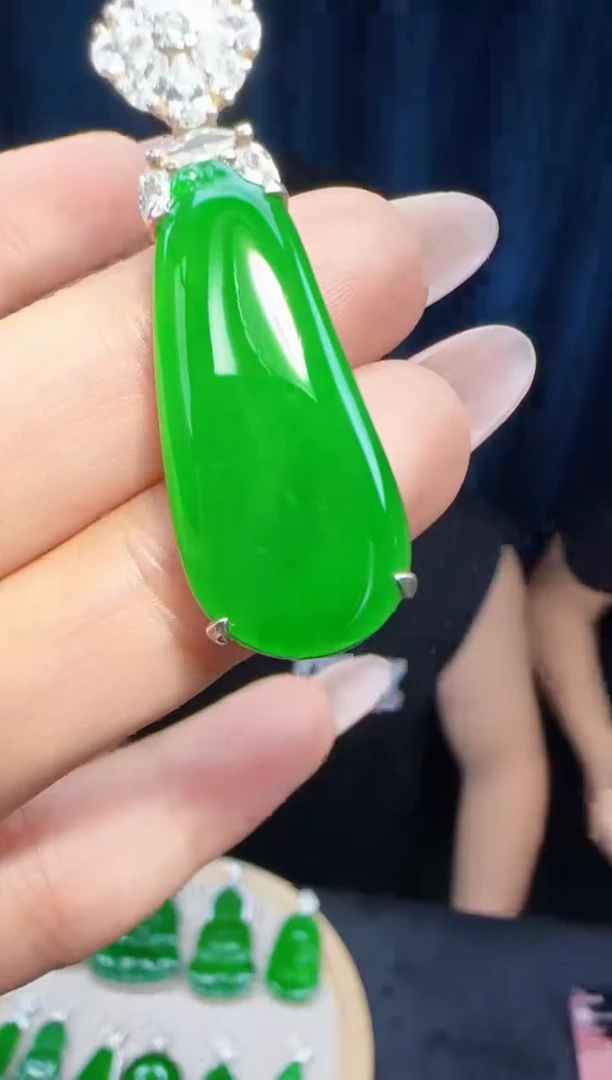 未镶嵌定制翡翠翡翠吊坠55