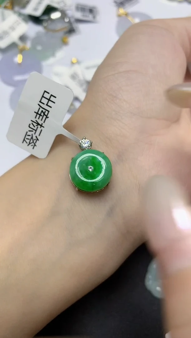 颈饰未镶嵌翡翠天然缅甸翡翠A货多样性发一件