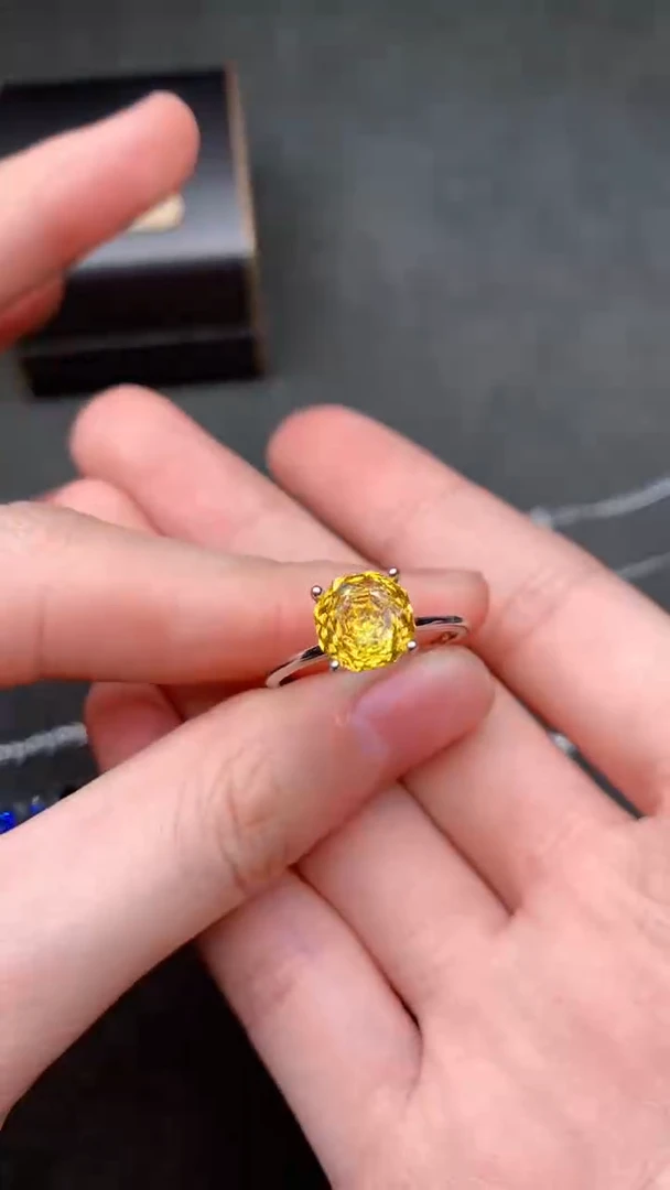 【闪购商品】彩色蓝宝石戒指银S925镶嵌......