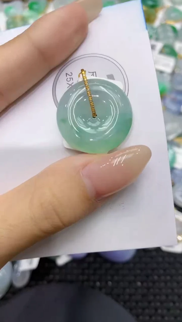 颈饰18K金镶嵌翡翠111111111111