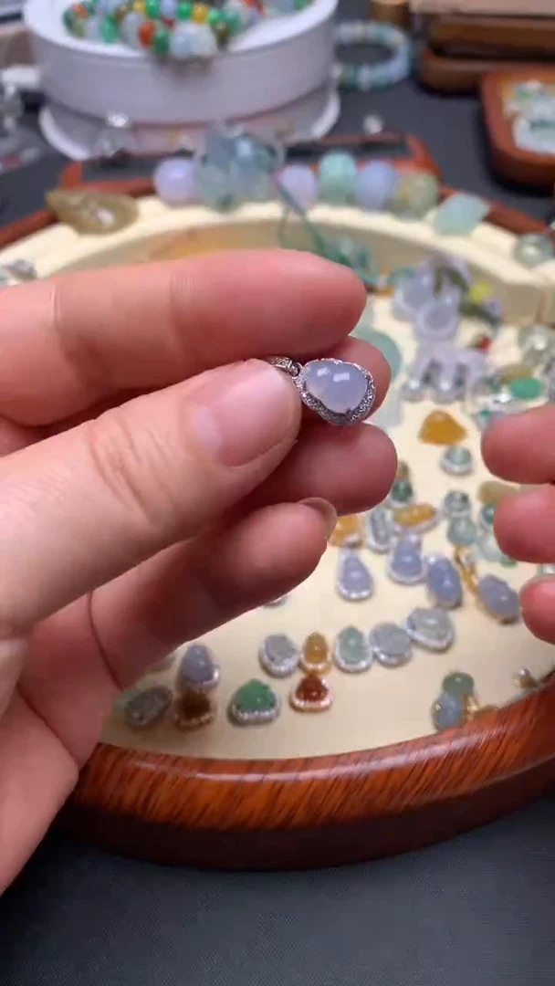 【闪购商品】翡翠颈饰银S925镶嵌翡翠镶嵌葫芦