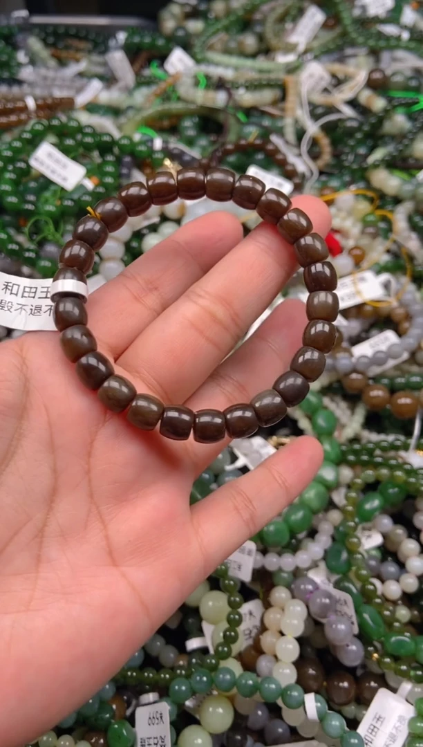 和田玉未镶嵌颈饰1