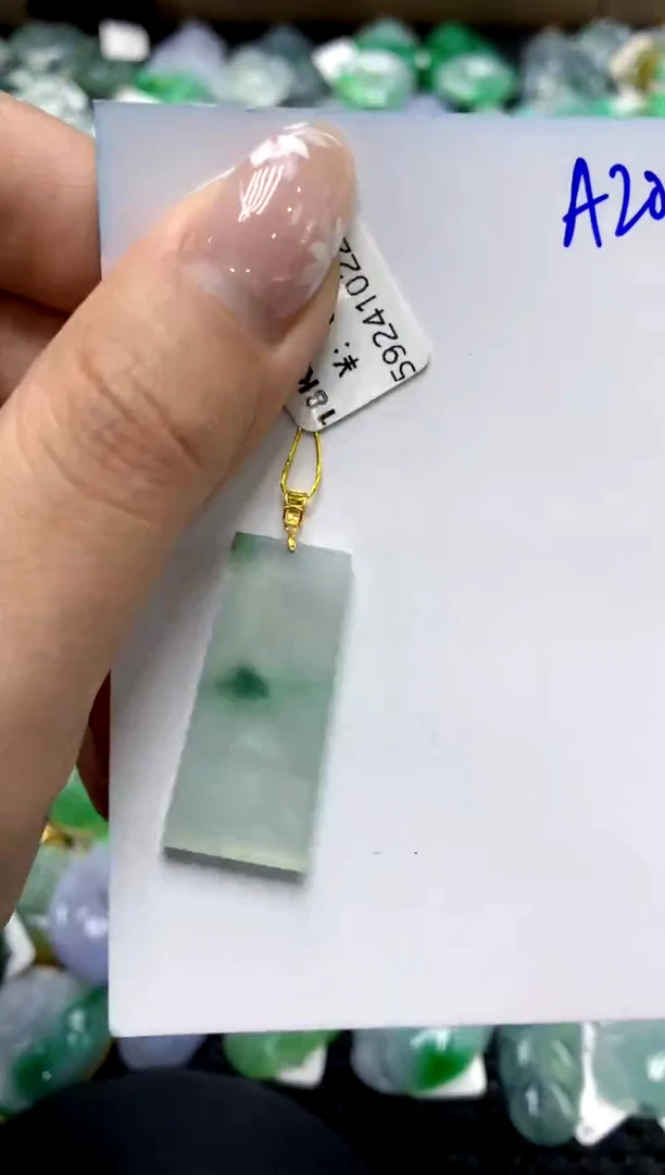 【闪购商品】翡翠颈饰18K金镶嵌1111111111111