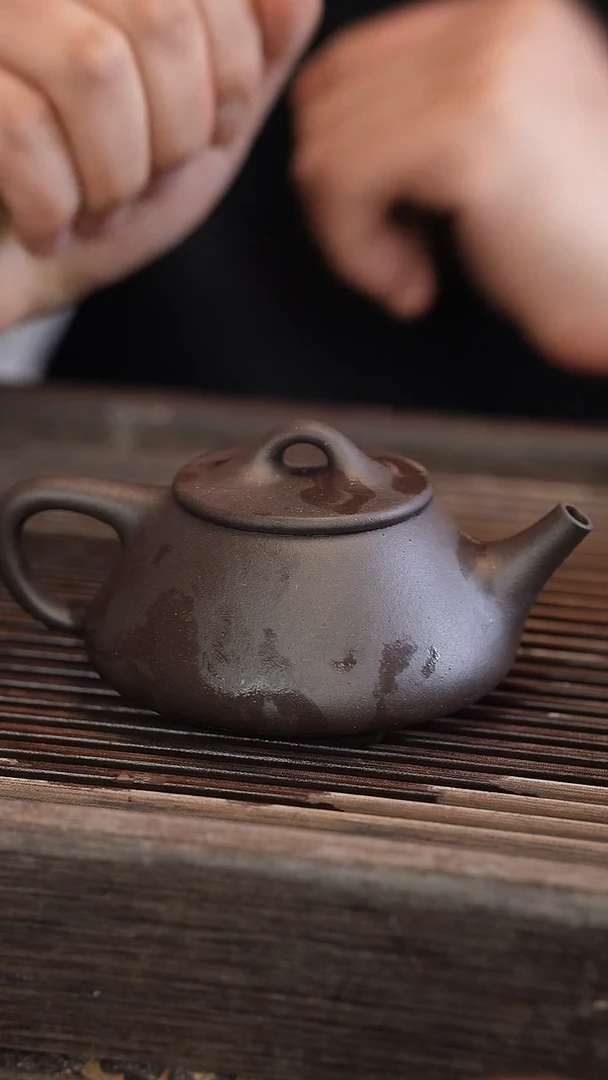 茶壶紫砂石瓢 黑金砂 半手工 180cc