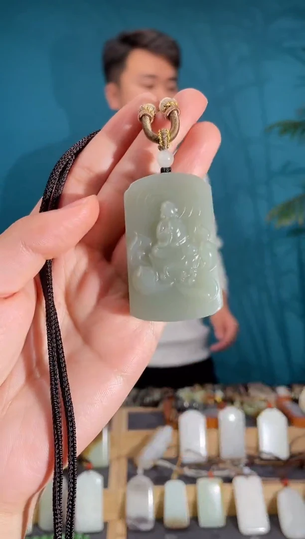 颈饰未镶嵌和田玉1