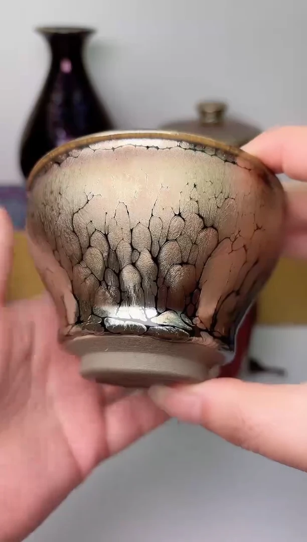 【闪购商品】茶盏春申阁福利1只，微微瑕冠军