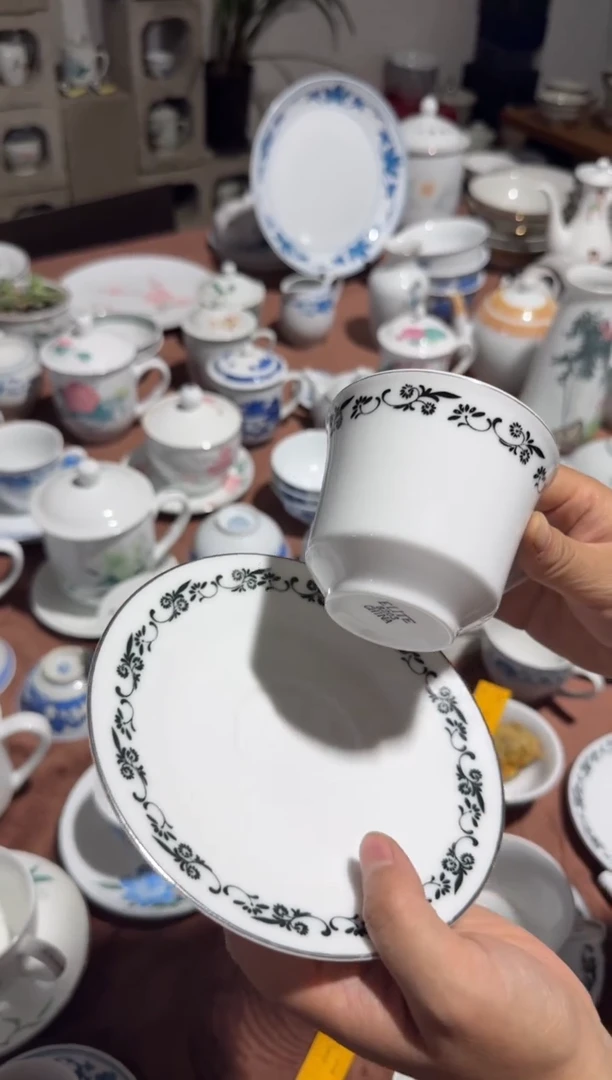 摆件一杯一碟微瑕请慎拍