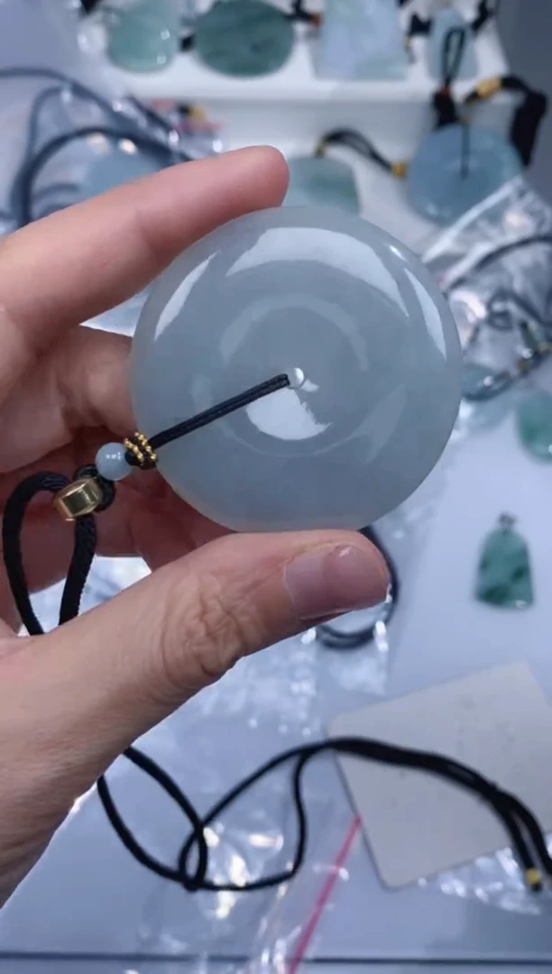 颈饰未镶嵌翡翠吊坠