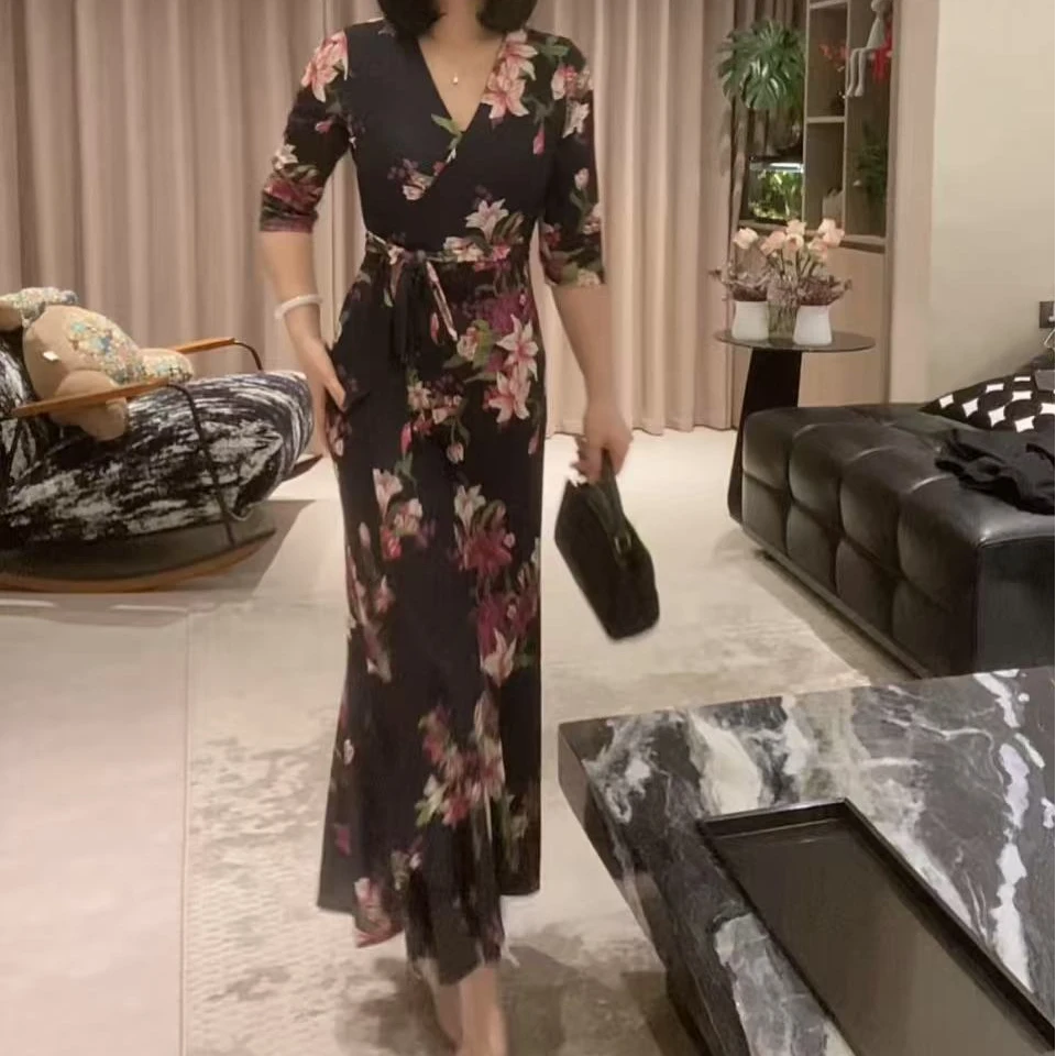 气质显瘦女人味显高百搭高级感连衣裙YF2591