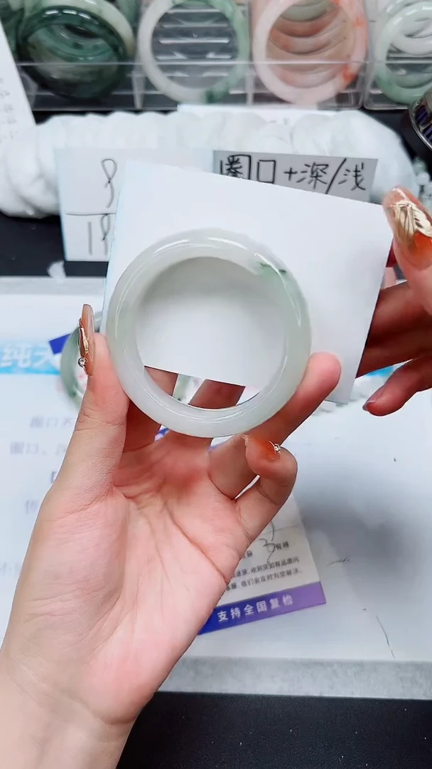 【闪购商品】石英质玉手镯未镶嵌A208-51/52