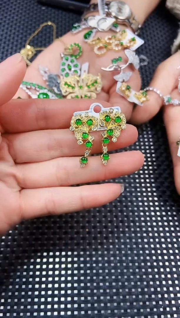 【闪购商品】翡翠耳饰未镶嵌11111111