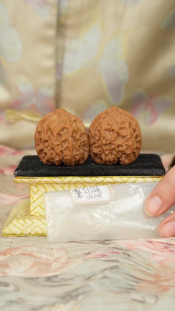 【闪购商品】文玩核桃把件马蹄