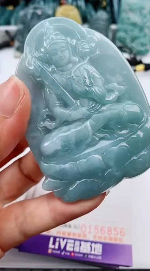 翡翠未镶嵌颈饰