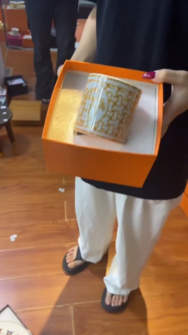 杯鸿辉家品牌瓷器，京东包邮！