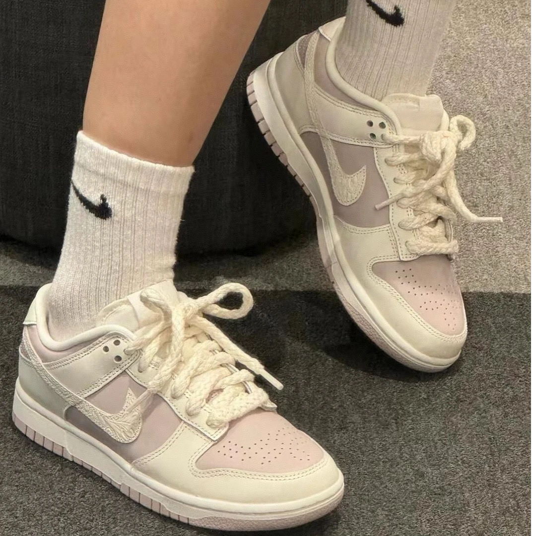NIKE/耐克女子DUNK LOW低帮休闲复古粉白运动鞋日常户外IH0639011