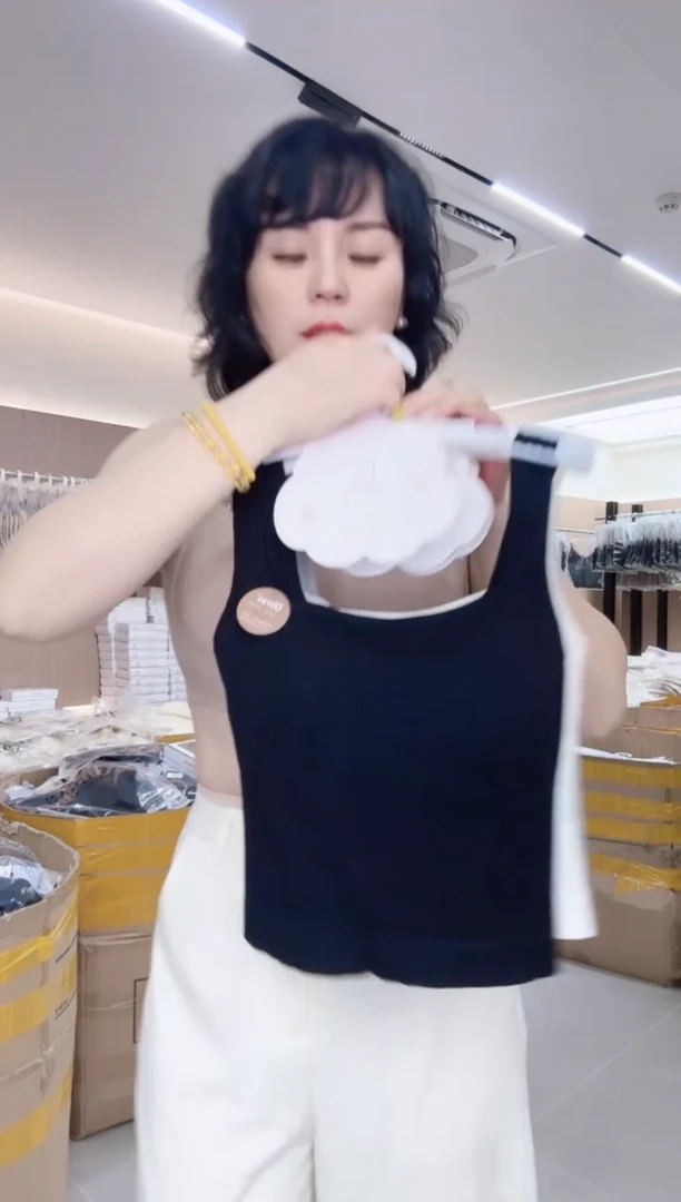 三醋酯纤维黑色方领宽带背心