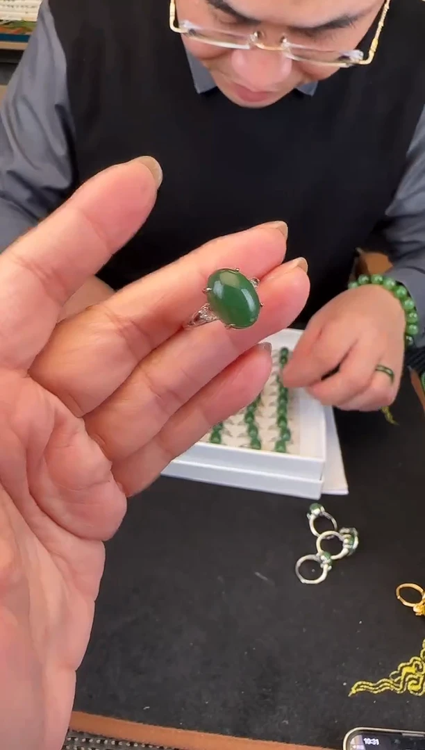 未镶嵌戒指和田玉卡15