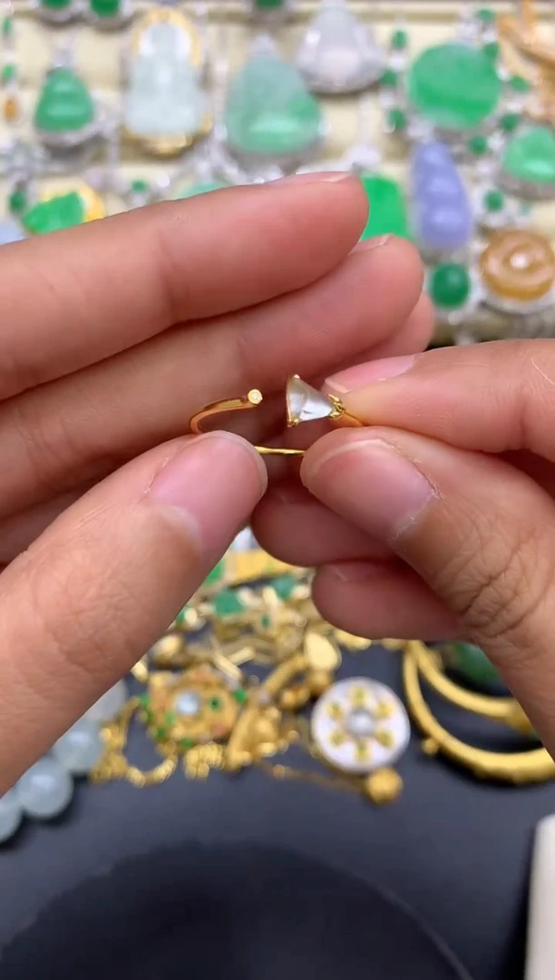 【闪购商品】翡翠戒指18K金镶嵌111-中国好珍宝