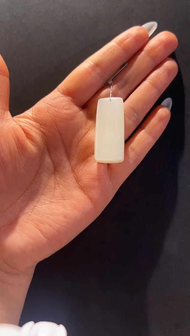 吊坠(赠链)未镶嵌和田玉新疆和田玉于田料无事牌吊坠