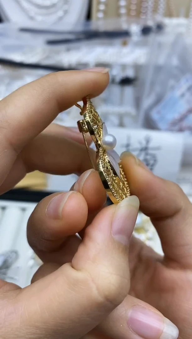 未镶嵌胸饰淡水珍珠胸针多样性发其一