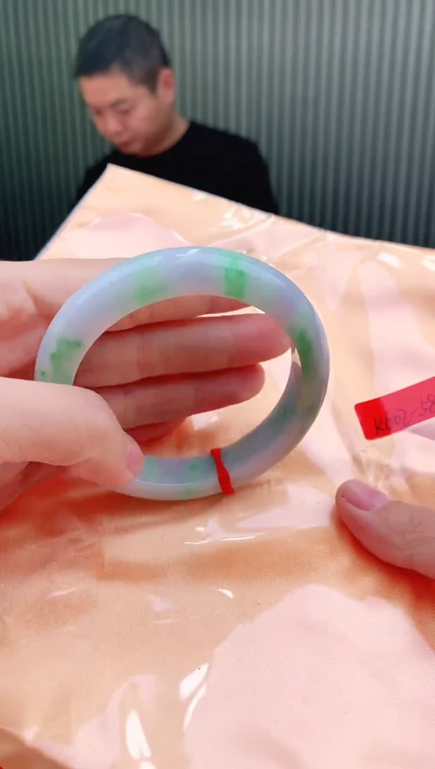 未镶嵌手镯翡翠57+