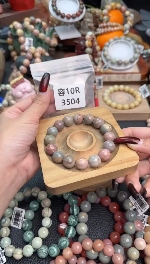 【闪购商品】石英质玉手链未镶嵌10R3504