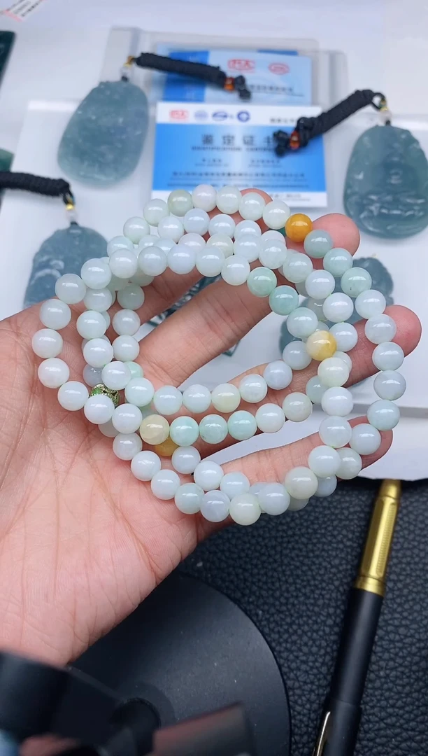 颈饰未镶嵌翡翠