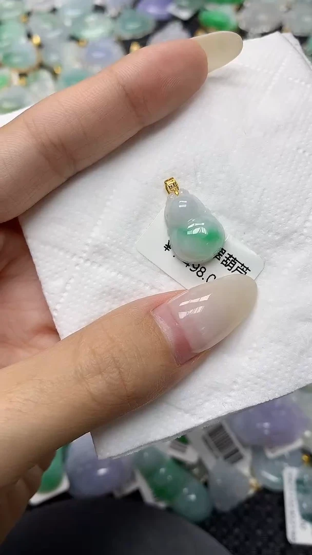 颈饰18K金镶嵌翡翠11111111111