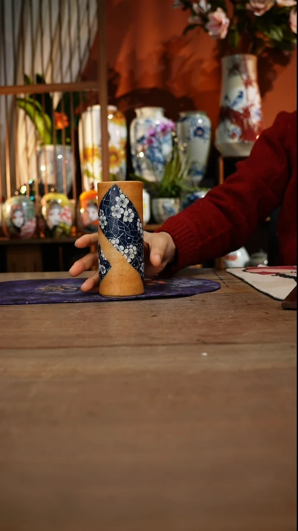 当代景德镇设计师釉下手绘陶瓷花瓶