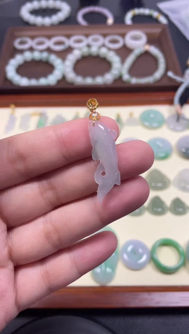 吊坠(不含链)14K金镶嵌翡翠冰飘花小鱼吊坠