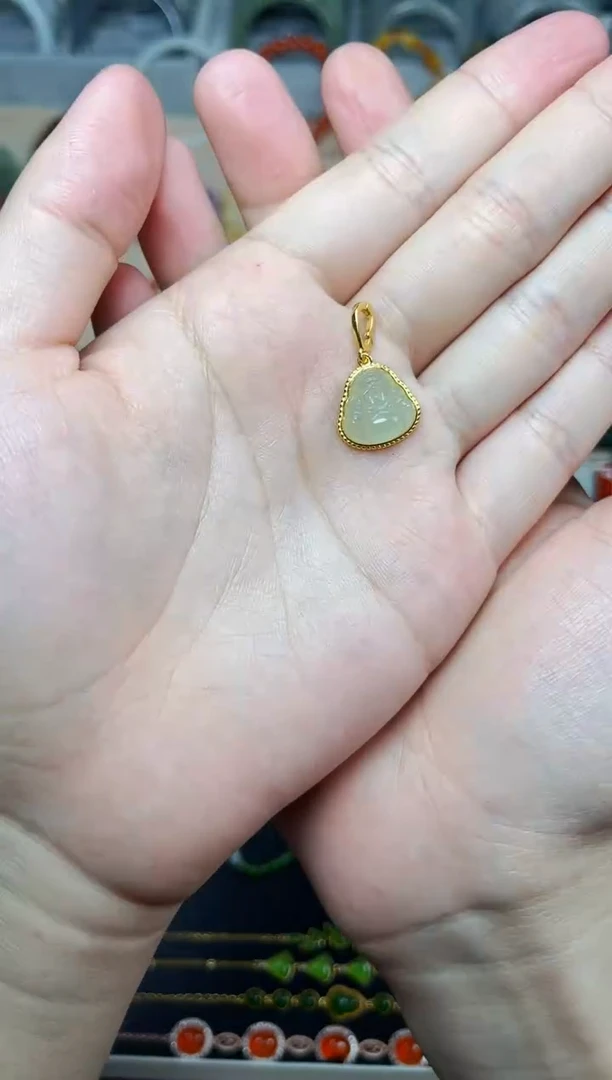 和田玉未镶嵌颈饰佛公06