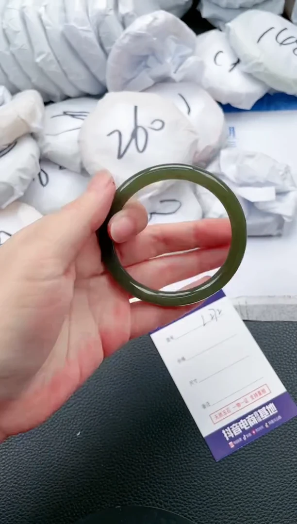 【闪购商品】和田玉手镯未镶嵌L272