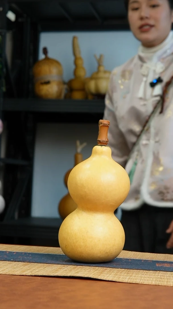 799号 天然热水酒葫芦 一物一拍（有瑕介意勿拍）