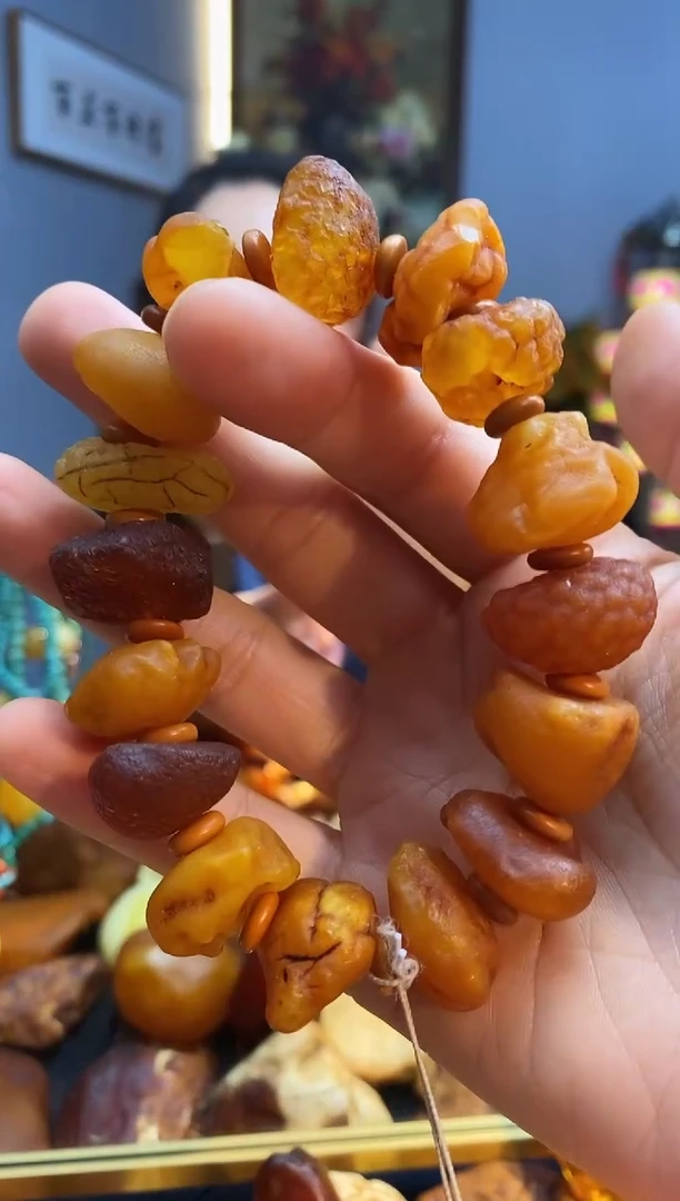 未镶嵌颈饰琥珀手串