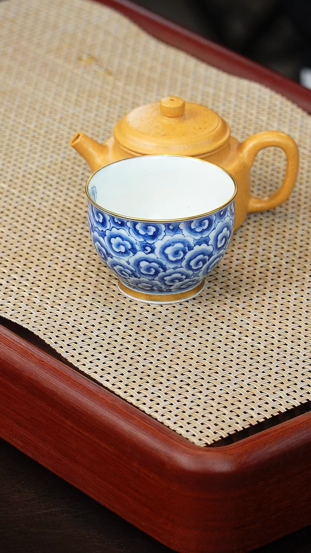 茶壶紫砂z****y侯峰老宕口黄金段德钟110cc